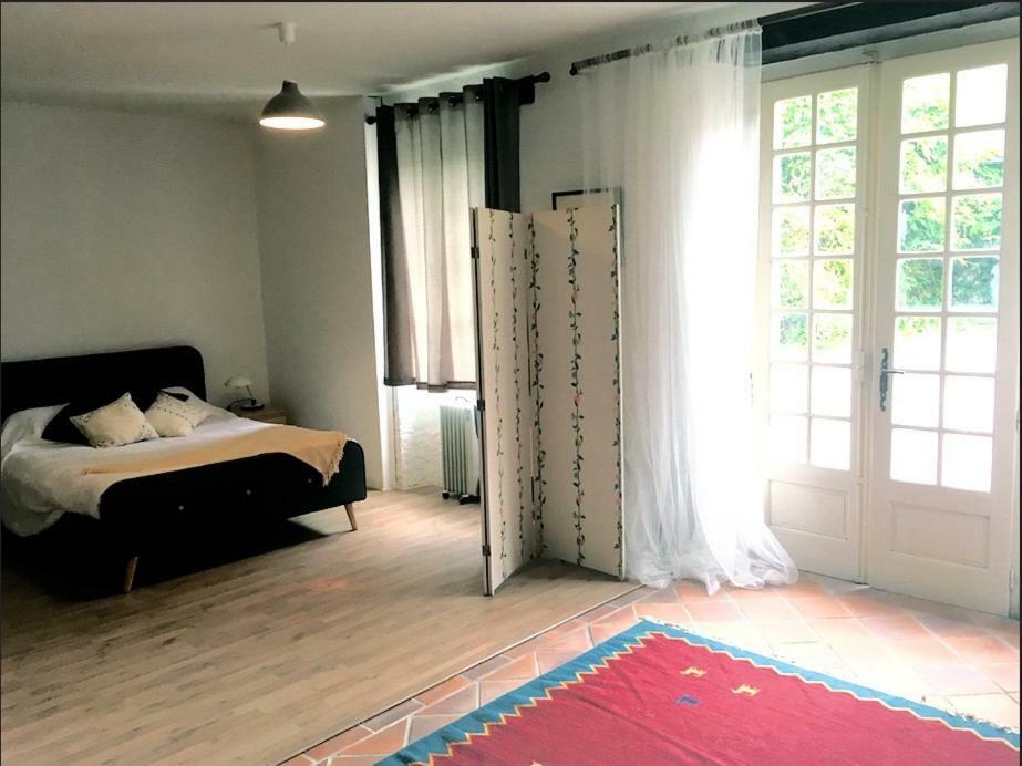 Hotel Maison Lyre, Pompadour à Arnac-Pompadour Extérieur photo